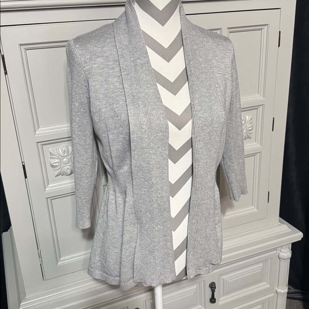 Gray 89th & Madison Open Front Cardigan Size Medium - Picture 2 of 10